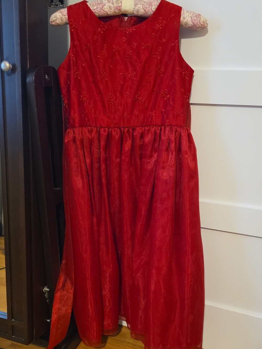 Girls' Red Holiday Dress - Elegant Sleeveless Party Dress